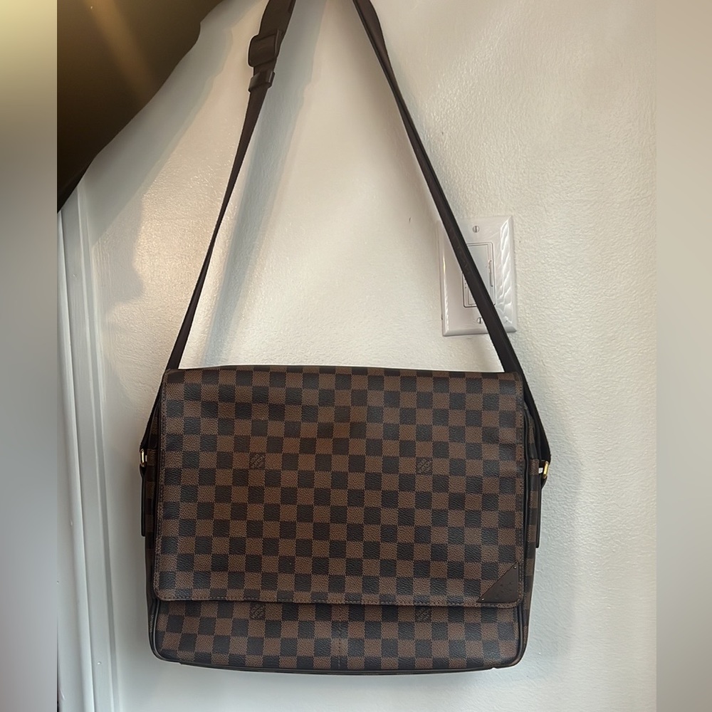 Louis Vuitton Shelton Messenger Bag